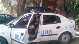"Селски глупак" съди полицейски говорител