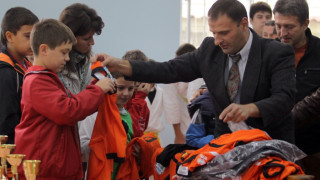 Възродиха спортната зала в Костинброд