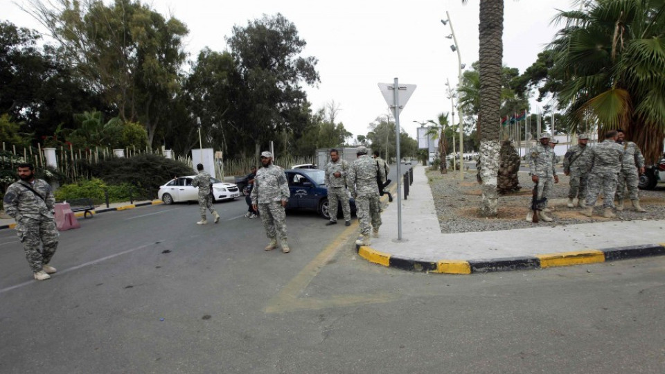 Въоръжени блокираха либийския парламент  | StandartNews.com