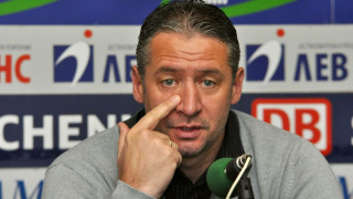 Кушев остава треньор на "Славия"