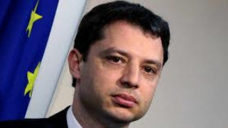 Добрев: Ще се борим за всеки долар с "Газпром"