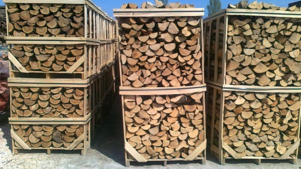 Раздават дърва по втория начин | StandartNews.com