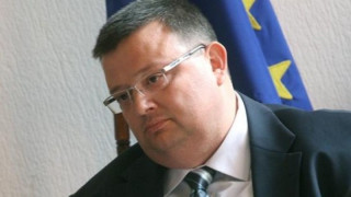 Цацаров: Прокуратурата се нуждае от "глътка въздух"