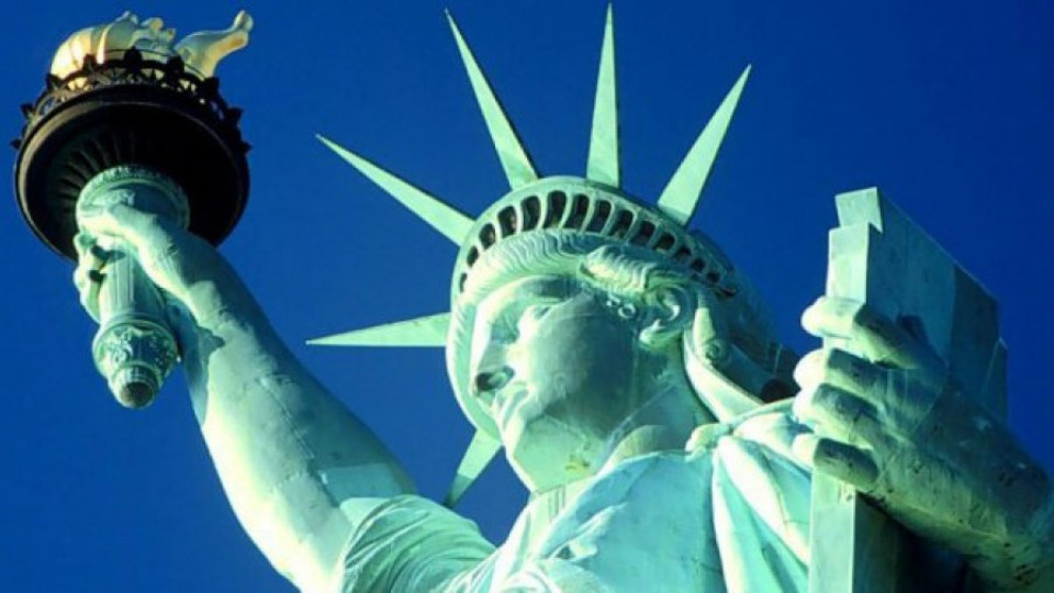 Запалиха отново факела на Статуята на Свободата | StandartNews.com