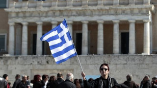 Гърция пак затегна колана