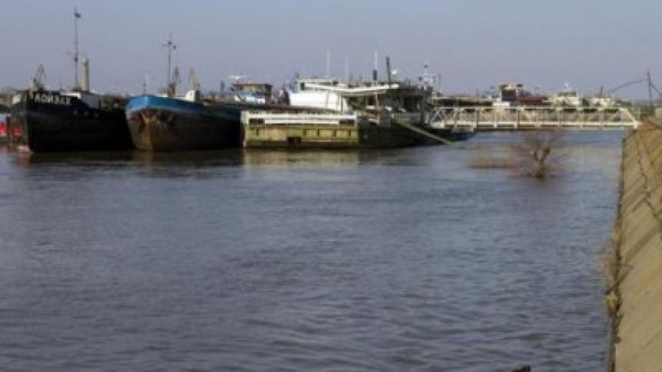 Кораб с 20 тона гориво потъна в Дунав | StandartNews.com