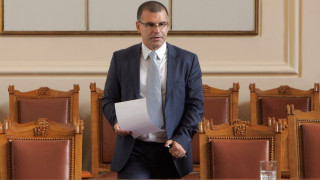 Дянков ще прави референдума за "Белене"