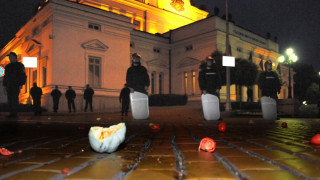 Ройтерс: Доматената революция набира скорост