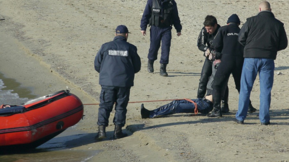 Ромео излетя с кола в морето (обновена) | StandartNews.com