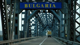 Майка пробва да отвлече детето си