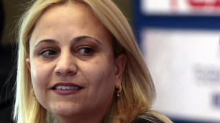 Комисари връщат бонусите си