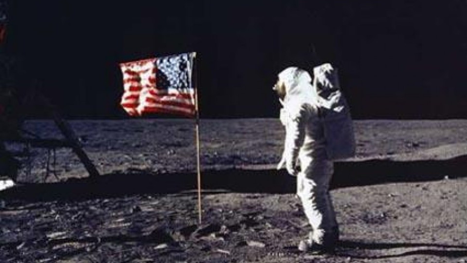 САЩ искали да взривят Луната | StandartNews.com