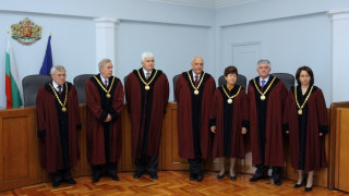Професорки в битка за Конституционния съд    