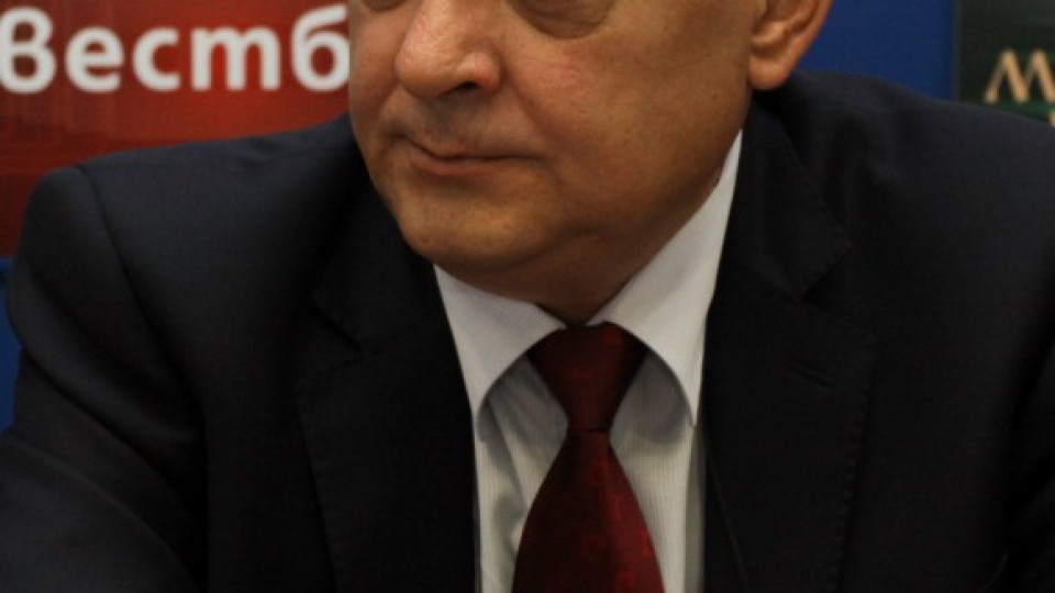 Искат оставката на Райчинов за обида | StandartNews.com
