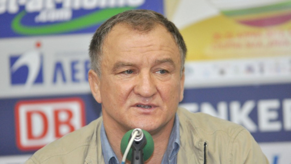 Симо Щерев остава да тренира Станка | StandartNews.com