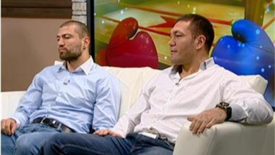 Кобрите се кефят да са под чехъл | StandartNews.com