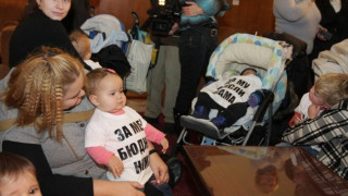 Майки: За властта прасетата са по-важни от децата