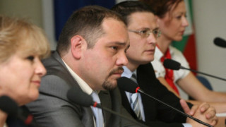 Банкер следи етиката на властта     