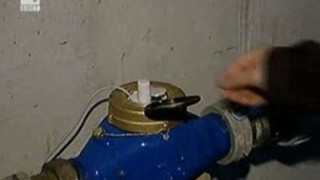 Уволниха инкасаторка за мързел