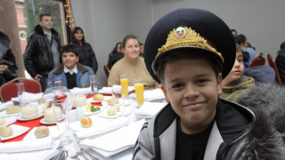 Деца на загинали полицаи учат за актьори