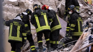Двама загинаха под рухнали сгради в Палермо