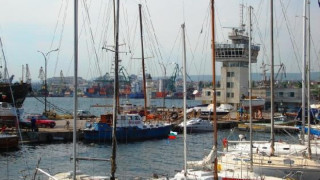 Порт Варна работи и в Новогодишната нощ