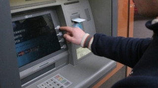 Седмина нашенци точат банкомати в Париж