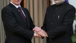 Путин подписва оръжейни сделки в Индия