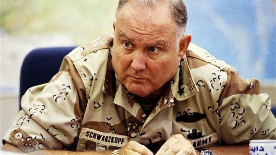 Почина генералът, водещ "Пустинна буря" | StandartNews.com