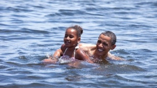 Цакат богатите янки, Обама на Хаваите