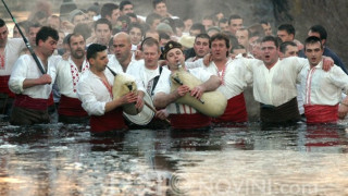 400 000 черпят на Богоявление и Ивановден