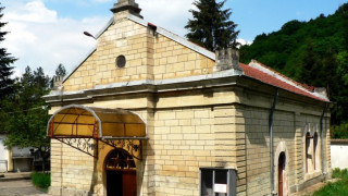 Светената вода лекува дух и тяло