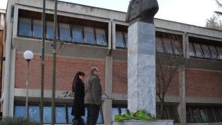 Благоевградчани се поклониха пред паметта на Ботев