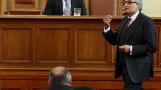 Командира хвърли ръкавица на Станишев