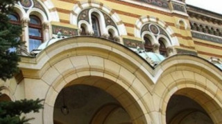 Включват миряни и монахини във вота за патриарх