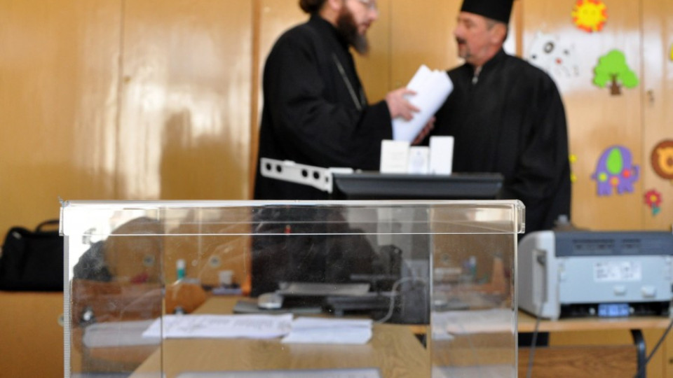 Антон Дончев аут от избора на патриарх | StandartNews.com