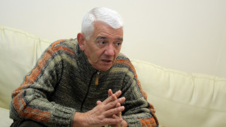 Йовков мъкнел куфар с книги на фронта