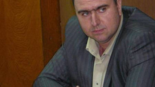Топнаха екошеф, че кара джип на фирмата от "Дюнигейт"   