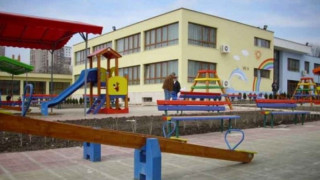 Борисов с първа копка за разширяване на 3 забавачки 