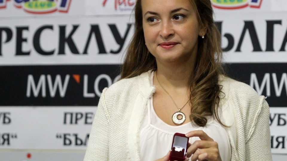 Ети Стефанова прави шахматна школа | StandartNews.com