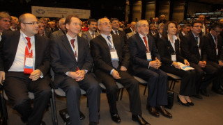 От театър до варварски акт