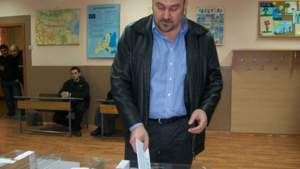 500 полицаи пазят урните край морето | StandartNews.com