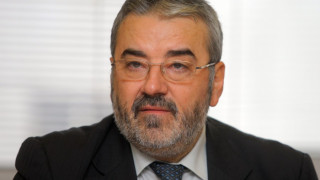 Гафове с ток и парно събарят Семерджиев