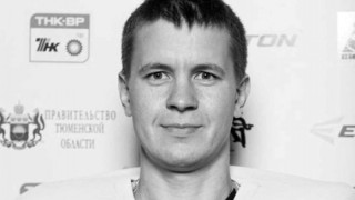 Вратар почина на мач по хокей