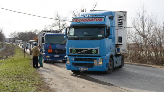 Кабел блокира пътя Русе-Търново