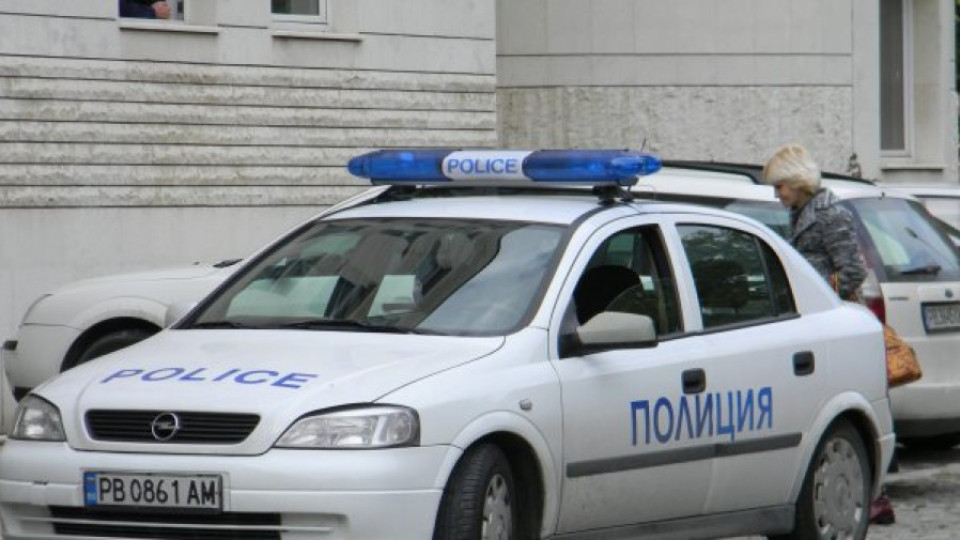 Пияни трошат полицейско управление | StandartNews.com