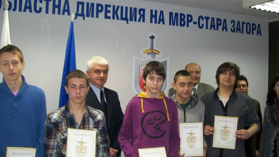 Великолепната петорка с 2 лв. джобни  | StandartNews.com