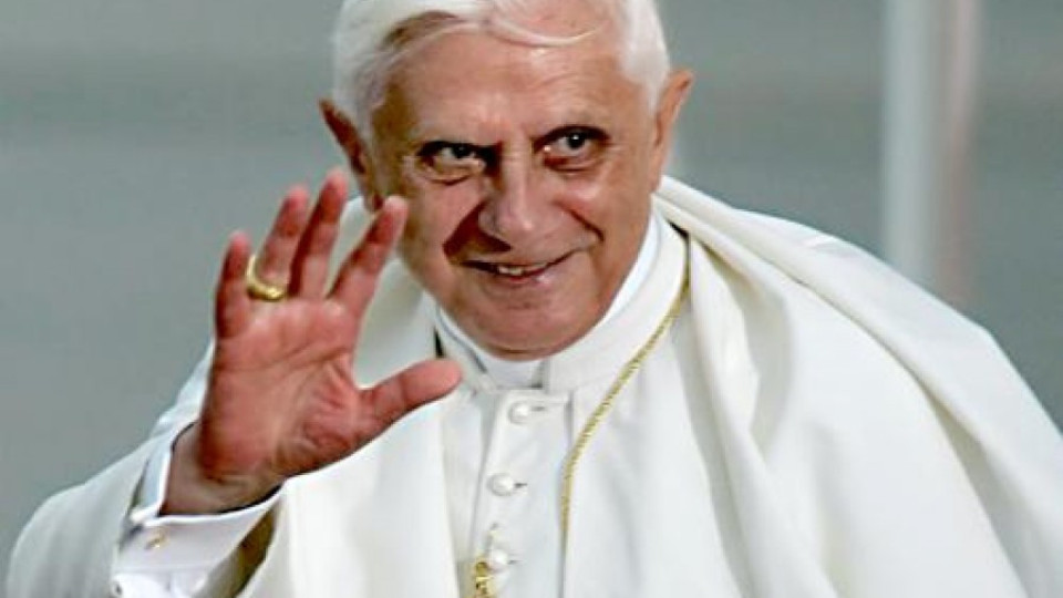 Папата идва догодина | StandartNews.com