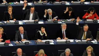 Европарламентът осъди покушението на Доган