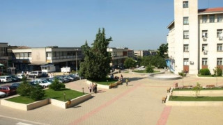 С вино и любов празнуват чирпанлии